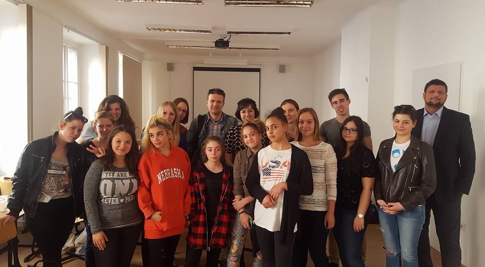 20200331_074314539_iOS