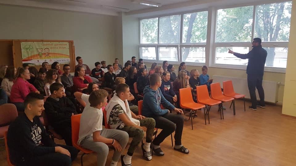 20201010_061320110_iOS