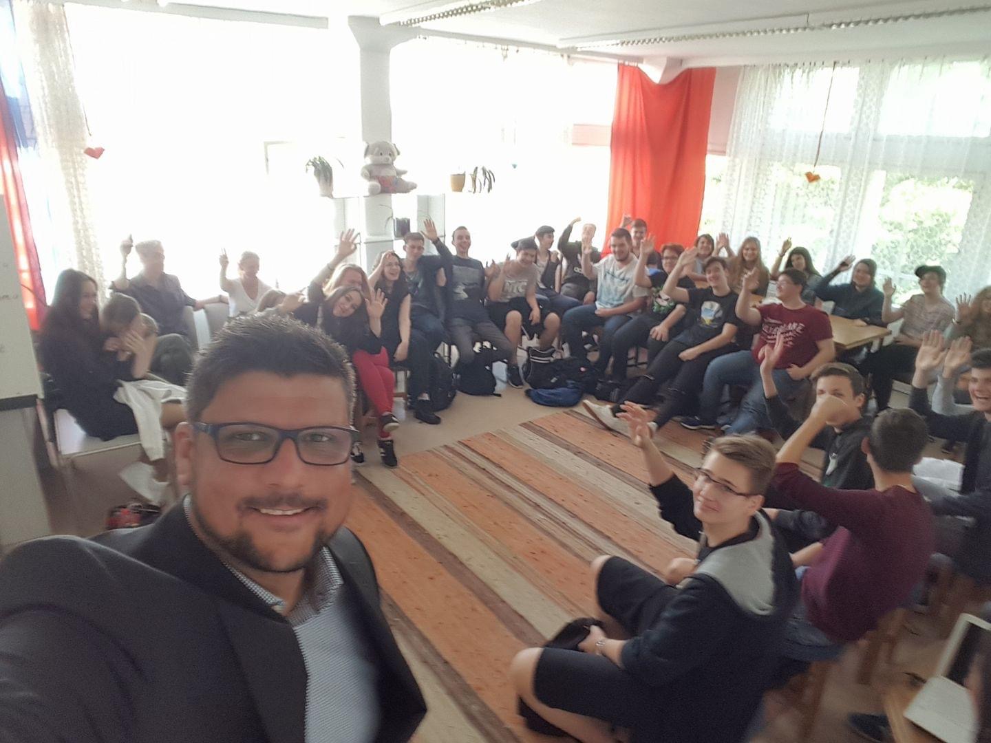 20230511_071734349_iOS