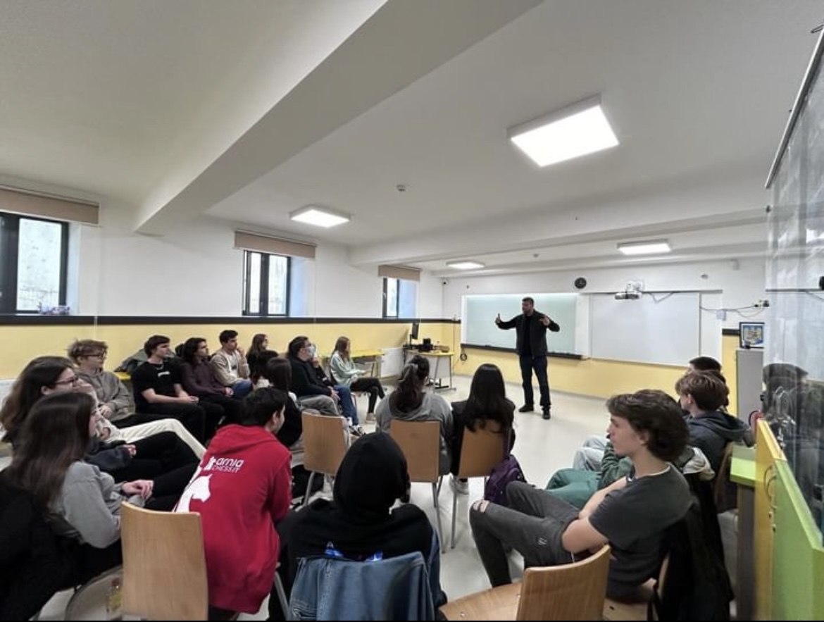 20241223_093021000_iOS